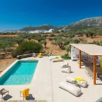 Captain's Art Villa *